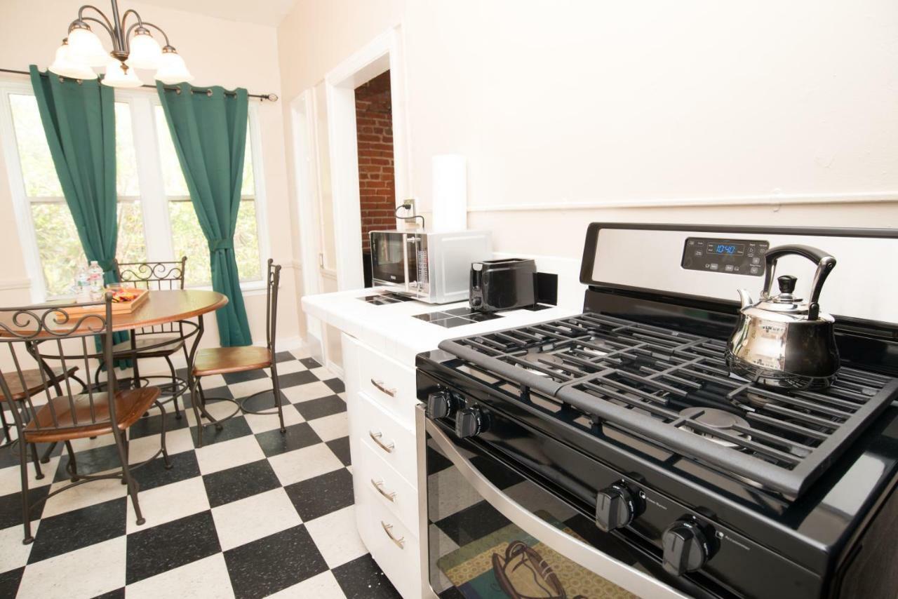 לוס אנג'לס The Canterbury Suites מראה חיצוני תמונה