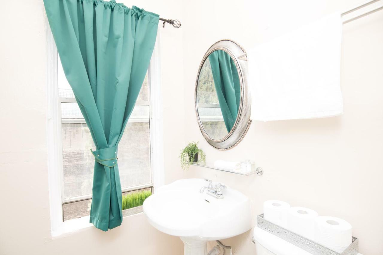 לוס אנג'לס The Canterbury Suites מראה חיצוני תמונה